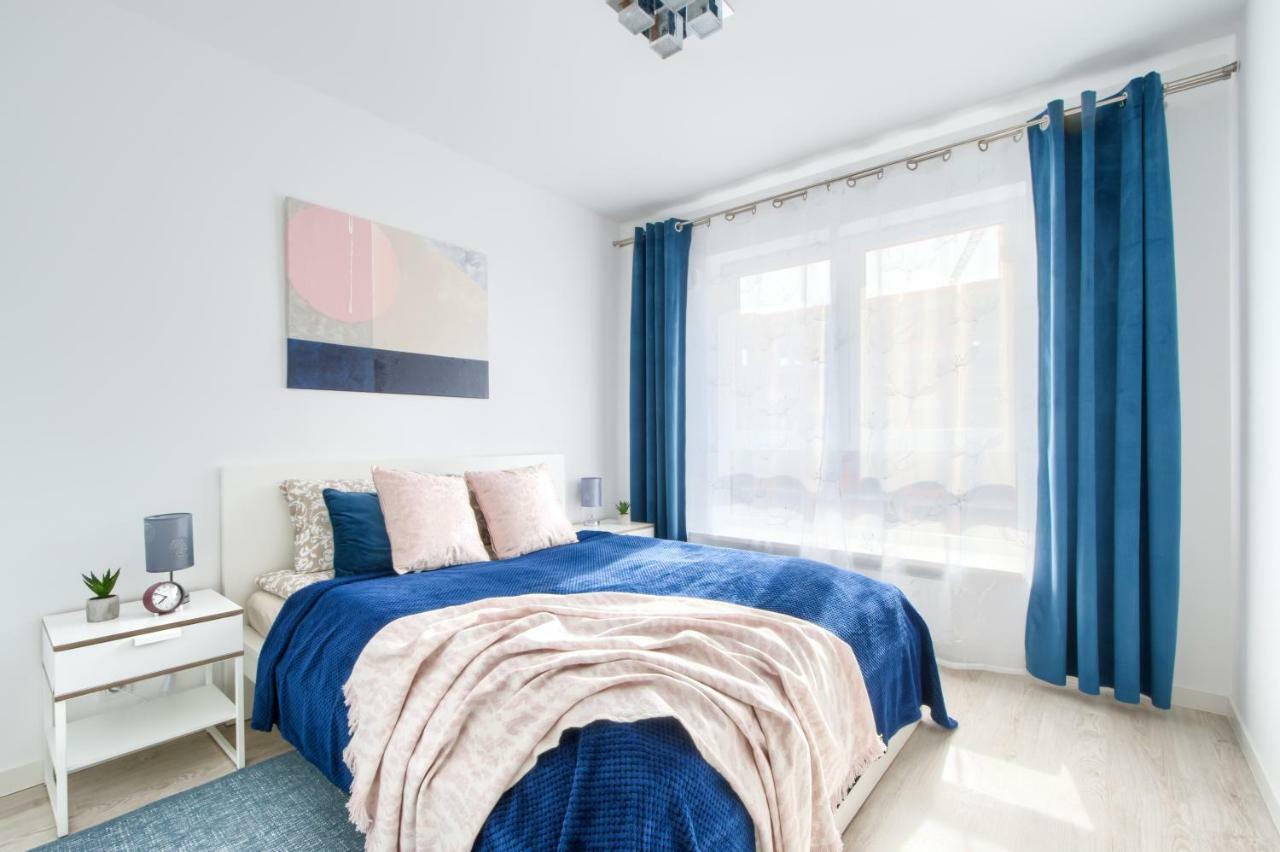 M&R Apartament Airport&Business Deluxe Cybernetyki 17 - Underground Garage - Free Wifi - Netflix - Air Conditioning - Self Check-In, Close By Chopin Airport Varsovia Exterior foto